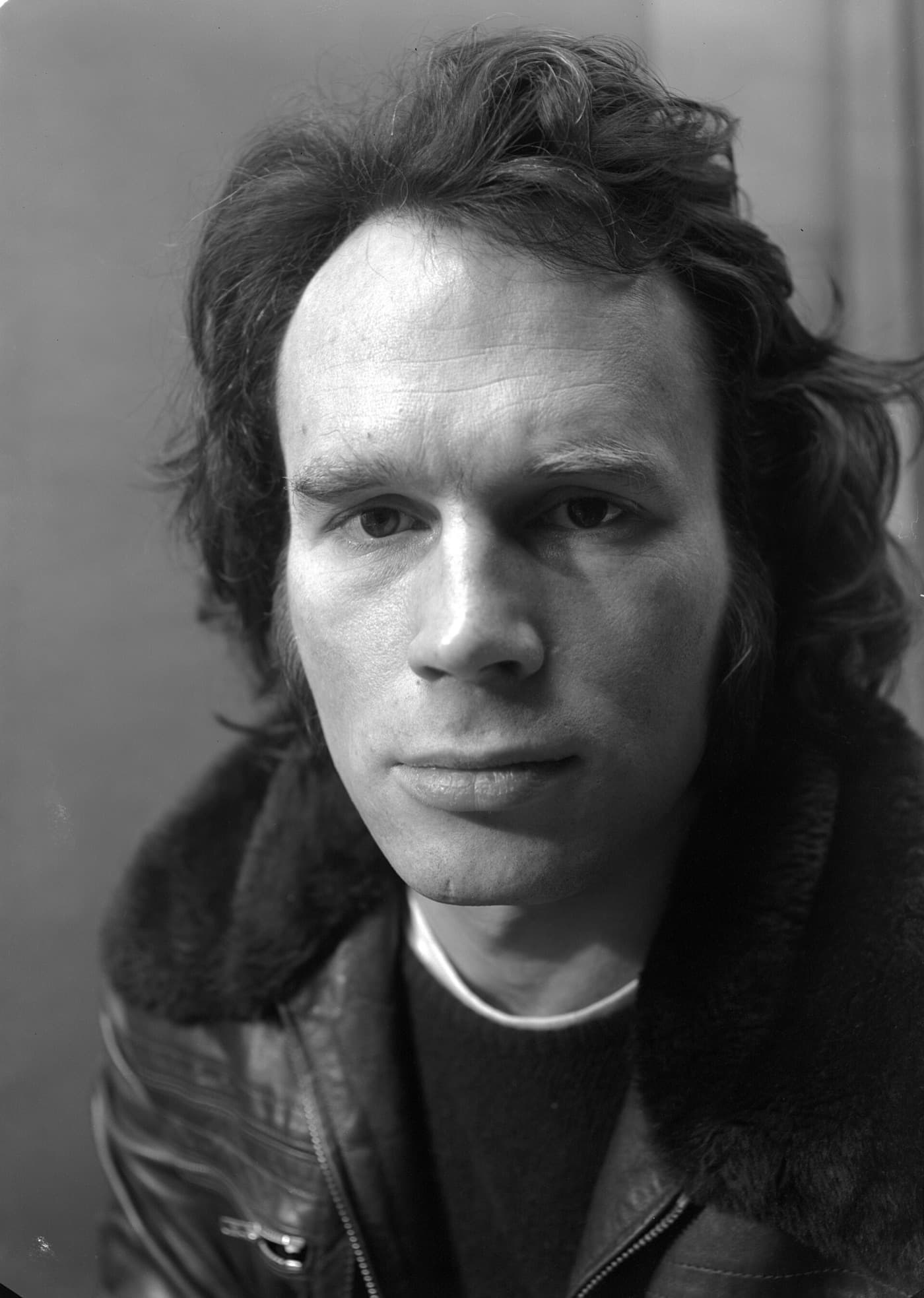 Brice Marden in 1975, close up, in black and white.